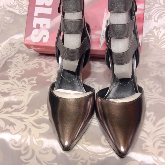 Style Charles Pewter-Me Heels - Picture 1 of 6